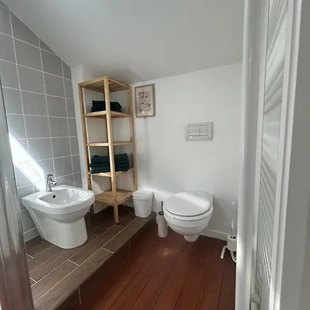 2 Avec Balcon Et Parking A Centre