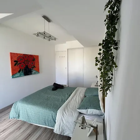 2 Avec Balcon Et Parking A Centre * 波尔尼克
