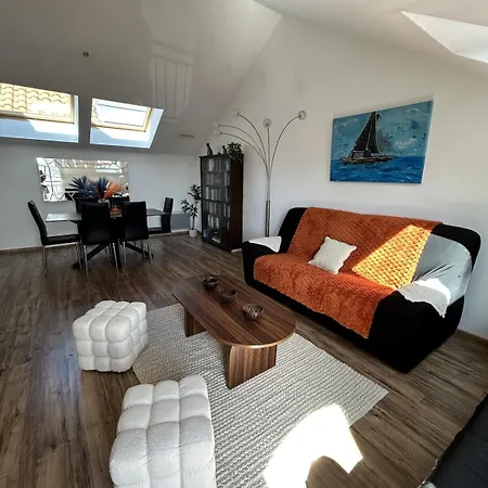 2 Avec Balcon Et Parking A Centre
